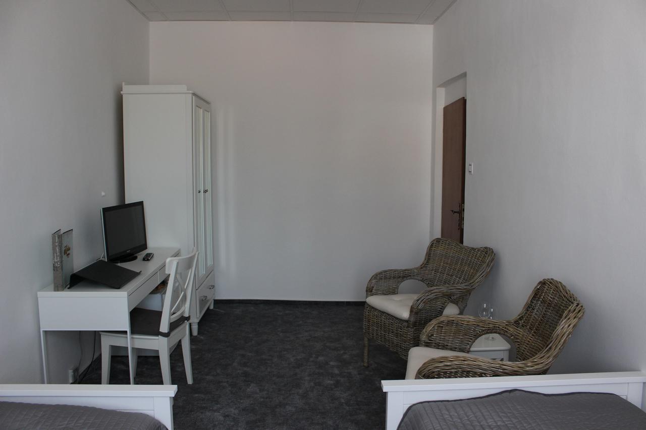 Hotel Amadeus تشيسكي بوديوفيتسه المظهر الخارجي الصورة